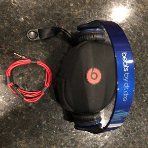 Beats Solo HD Wired On-Ear Headphone - Like New